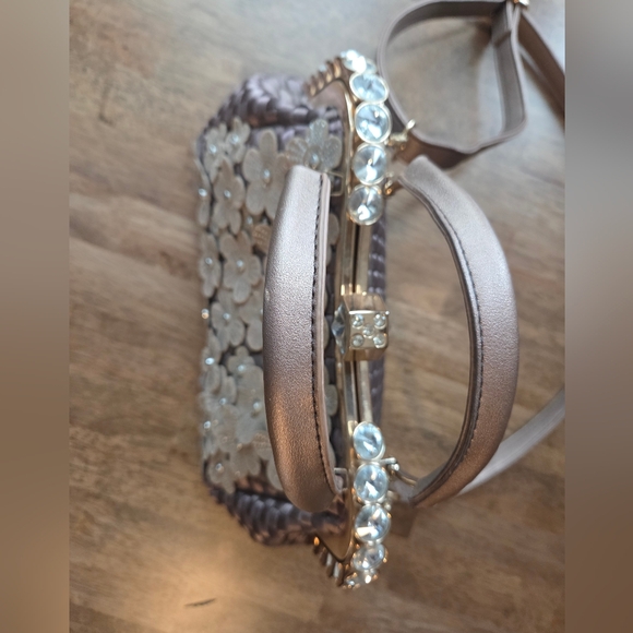 Floral, Studs, Woven & Jewels! Awesome Unique Embellished Taupe Handbag - Picture 3 of 8